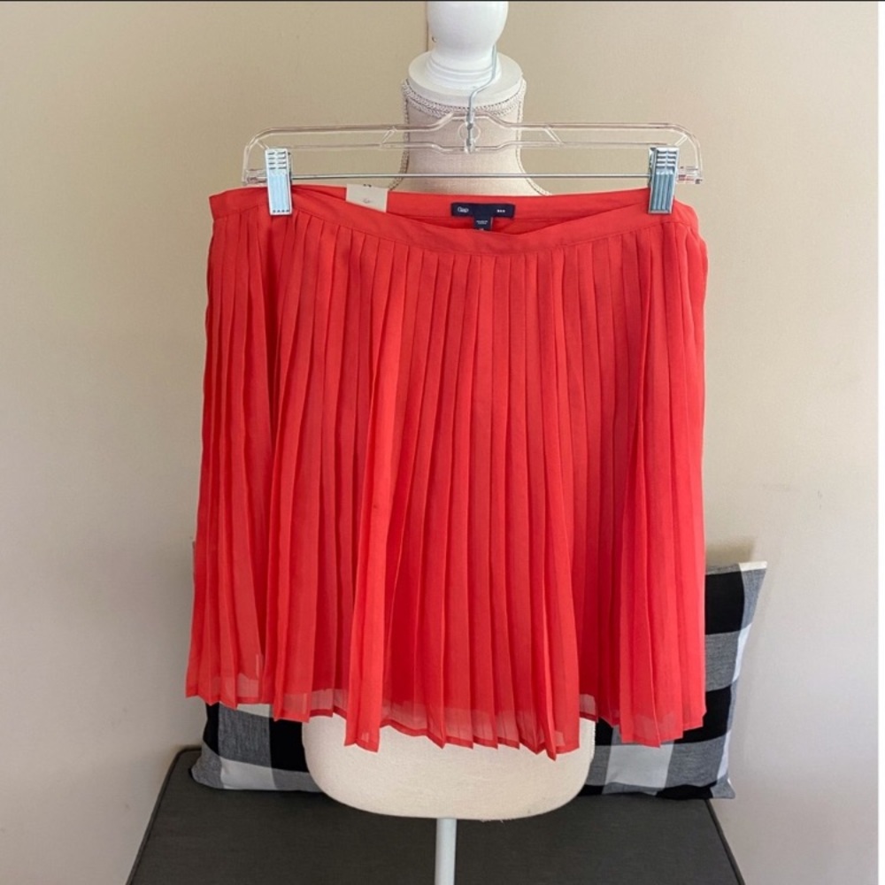 NWT Gap Accordion Pleated Skirt Size 14